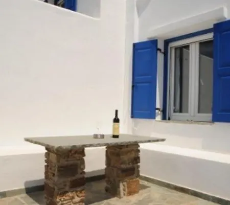 House In Tinos Island Lantställe Kardhianí